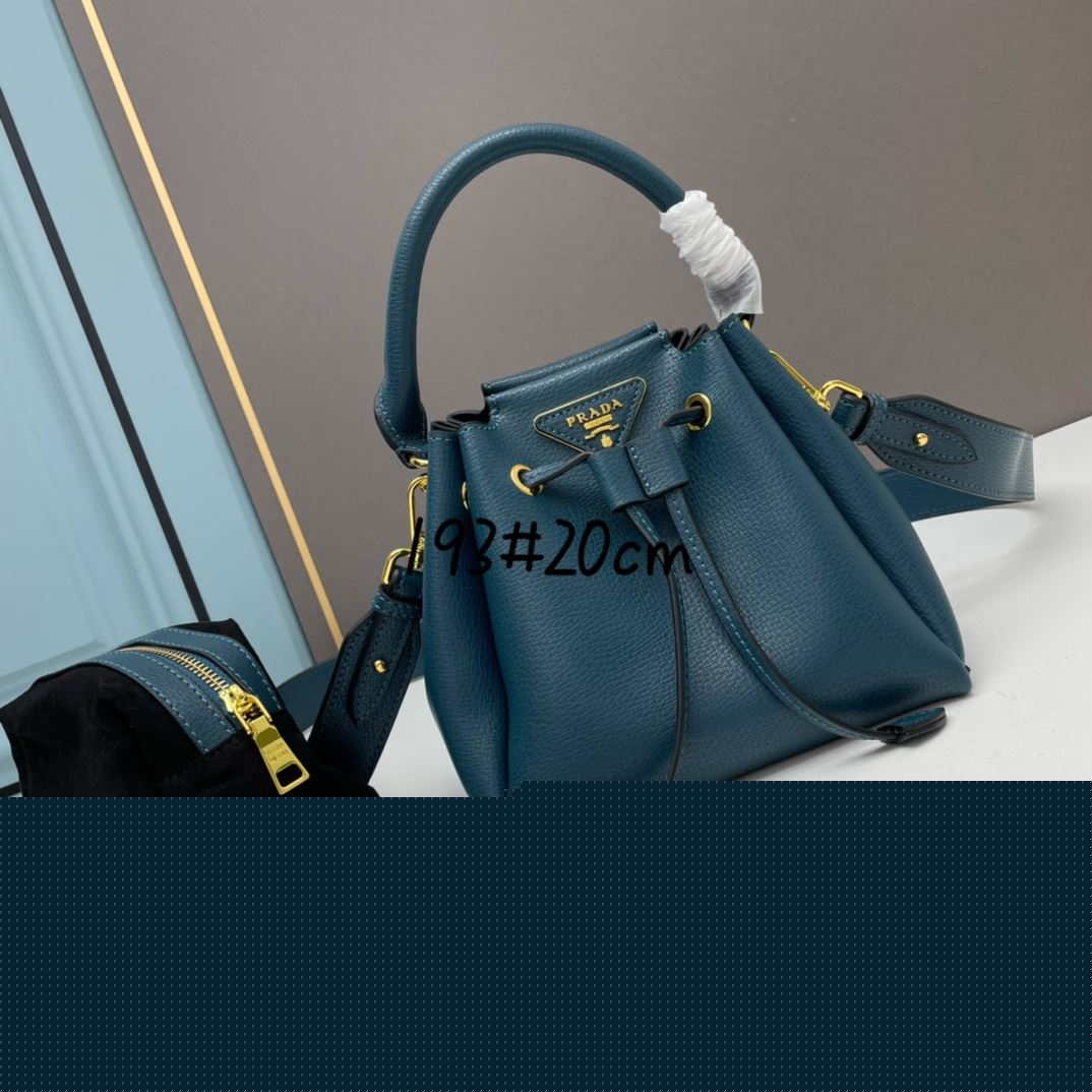 Pra*a top handle bags